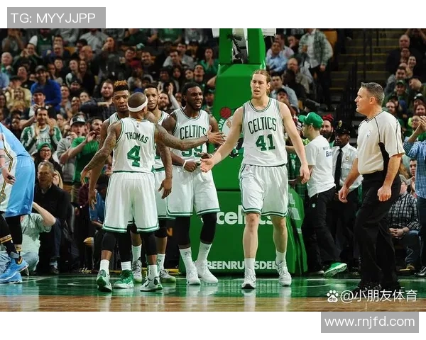 凯尔特人对阵骑士第三场激战分析与精彩瞬间回顾 凯尔特人对阵骑士第三场激战分析与精彩瞬间回顾