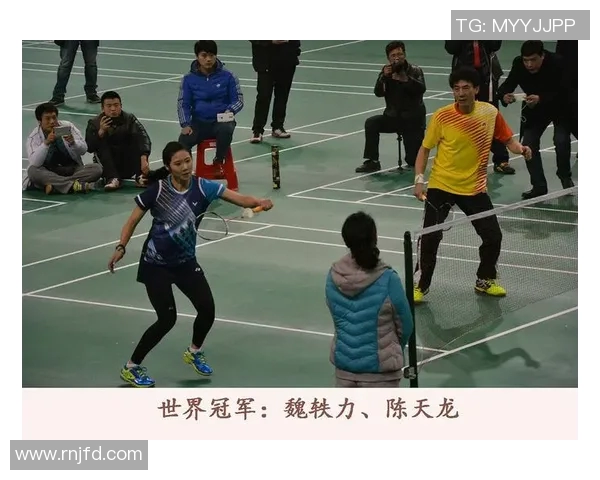 重庆羽毛球队状态分析聚焦球队训练与比赛表现的最新动态与挑战 重庆羽毛球队状态分析聚焦球队训练与比赛表现的最新动态与挑战