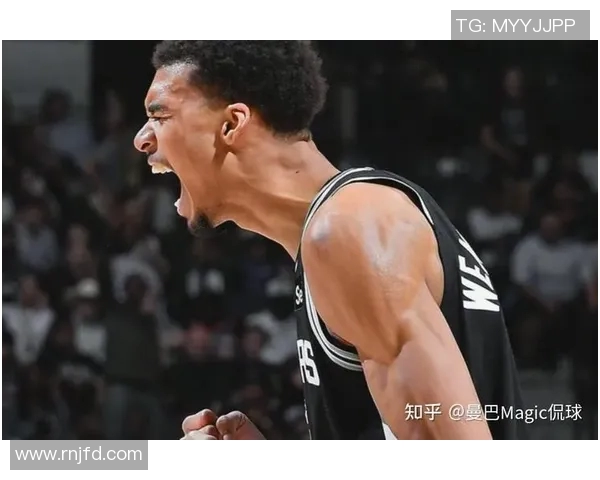 2013年NBA常规赛马刺与灰熊的激烈对决回顾与精彩瞬间分析 2013年NBA常规赛马刺与灰熊的激烈对决回顾与精彩瞬间分析